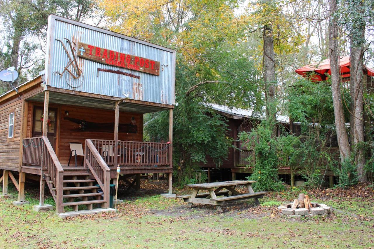 Berry Creek Cabins Hotel Isabel Exterior photo