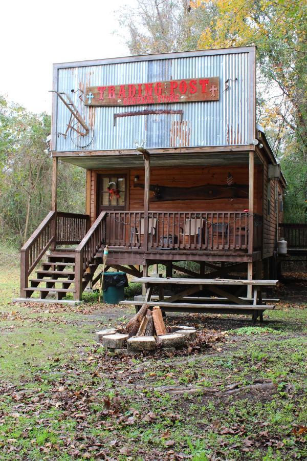 Berry Creek Cabins Hotel Isabel Exterior photo